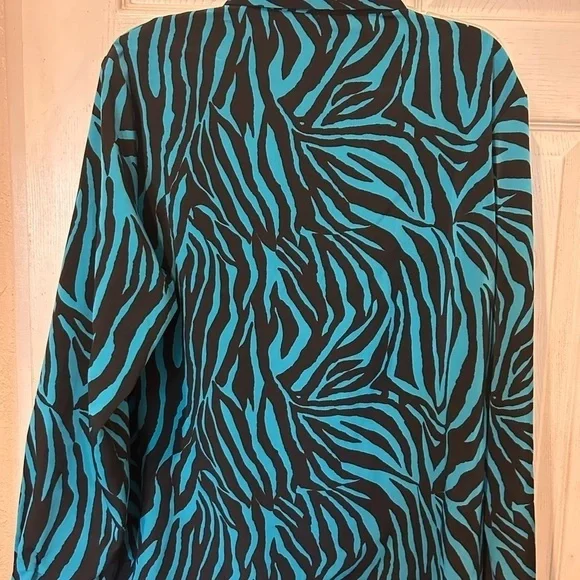 NWOT Susan Graver Teal/Black Animal Print Blouse - Picture 2 of 9